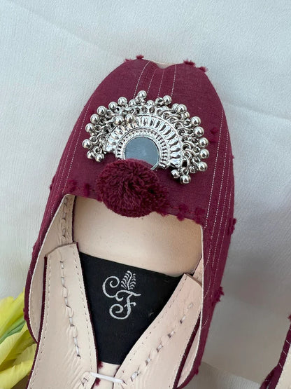 Buckle Khussas