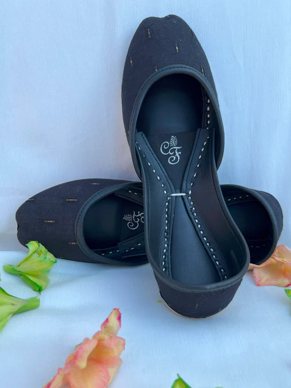 Plain Khussas